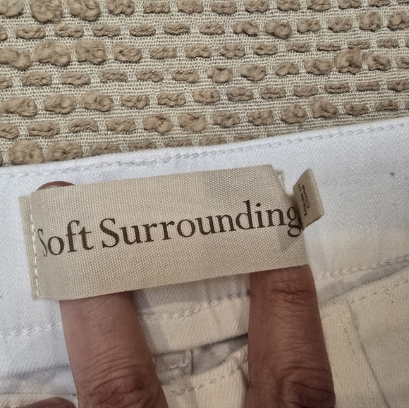 Soft Surroundings The Ultimate Denim Pull On Shorts White Slimming Size Medium - Picture 5 of 13